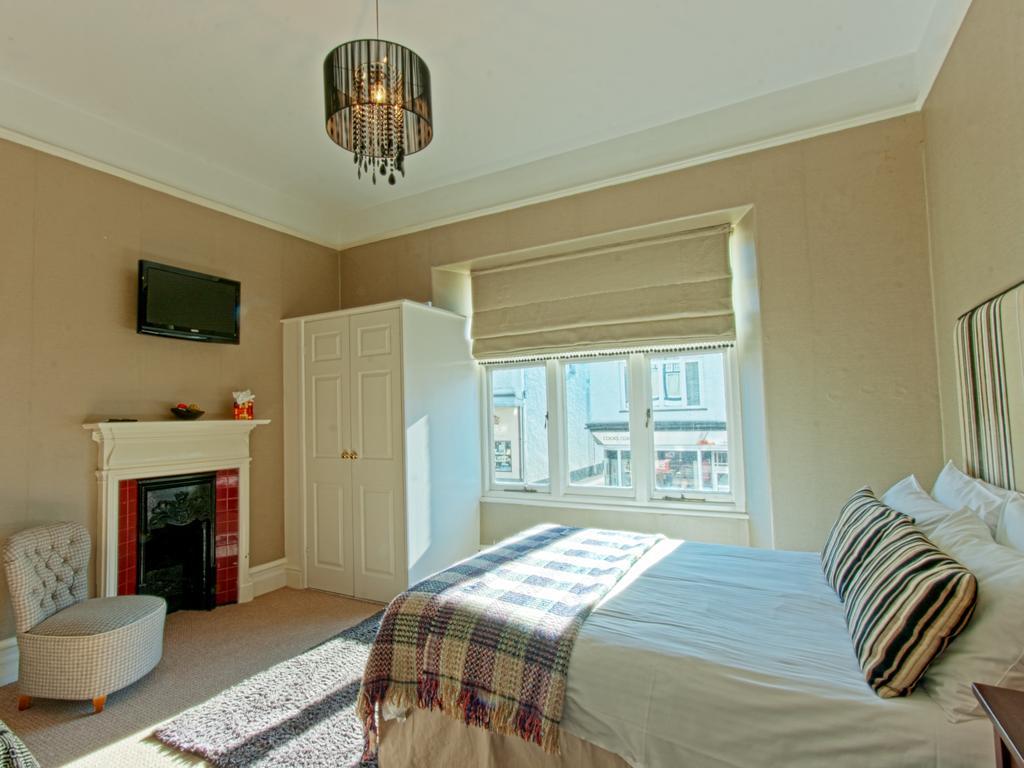 Monties Guest House - Adults Only Bowness-on-Windermere Δωμάτιο φωτογραφία